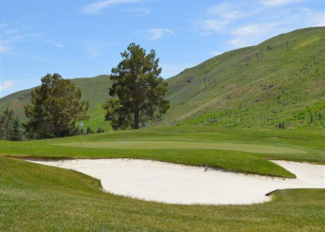 elkhorn bluff condo with community and resort amenities