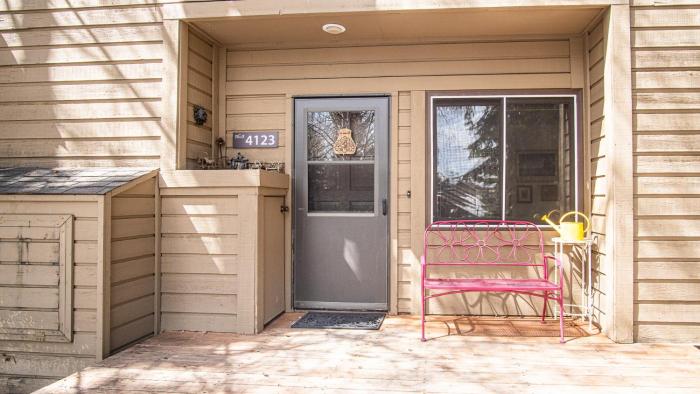 elkhorn bluff condo with community and resort amenities