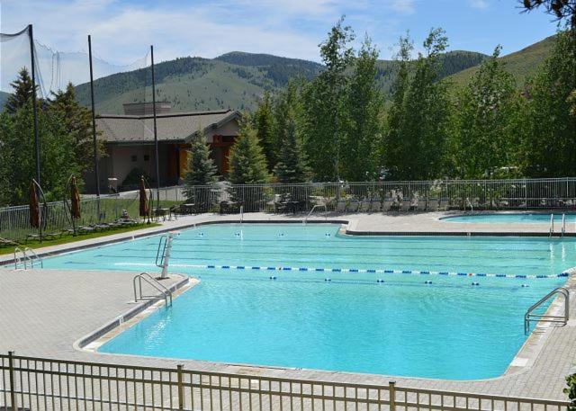 elkhorn bluff condo with community and resort amenities