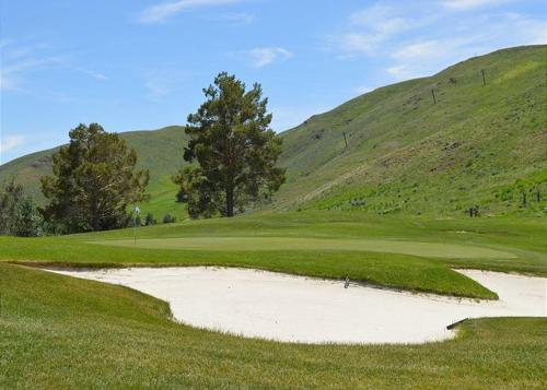 elkhorn bluff condo with community and resort amenities