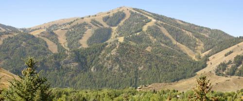elkhorn bluff condo with community and resort amenities