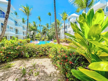 Caribbean Ocean Breeze Beach Hotel,,3 star