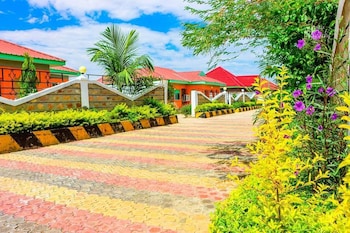 ten villa resort lodwar