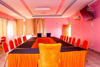 ten villa resort lodwar