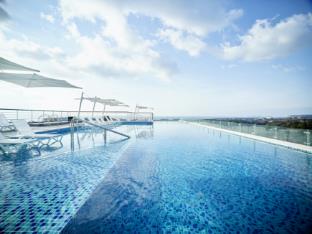 Grand Josun Jeju,Near Jungmun Saekdal Beach,5 star