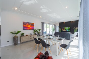 Modern Villa 3Br - Great Location Kl3,,3 star