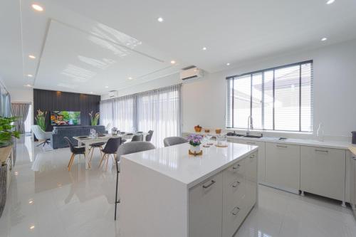 modern villa 3br great location kl3