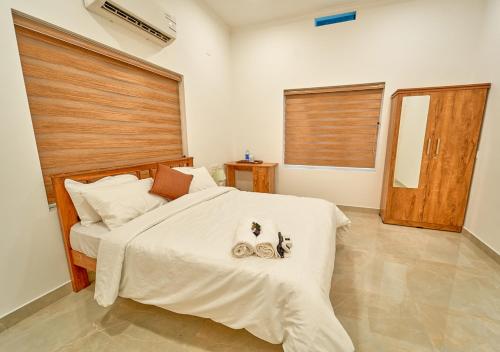 ashtamudi lake villa by voye homes