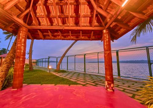 ashtamudi lake villa by voye homes