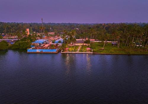 ashtamudi lake villa by voye homes