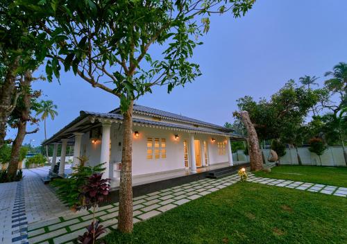 ashtamudi lake villa by voye homes