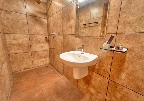 ashtamudi lake villa by voye homes