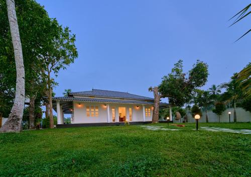 ashtamudi lake villa by voye homes