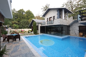 the amaltas villa by jungle diaries