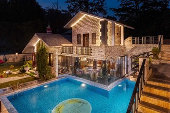the amaltas villa by jungle diaries