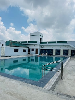 manglam farm and resort greater noida