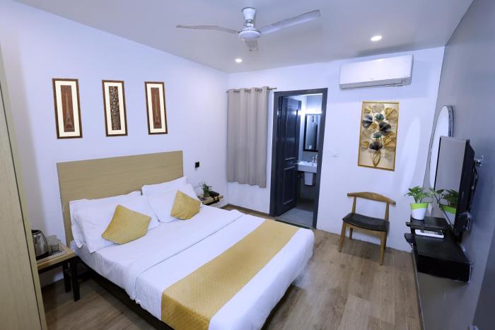 hotel red chilly pitampura