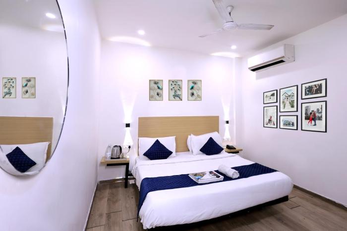 hotel red chilly pitampura