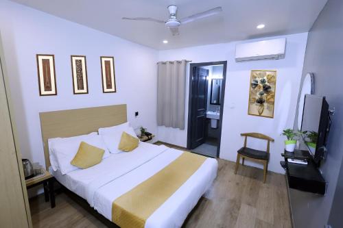 hotel red chilly pitampura