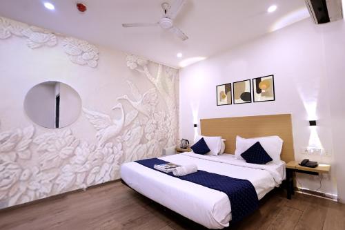 hotel red chilly pitampura