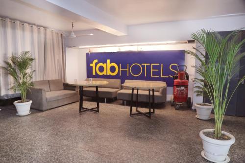 hotel red chilly pitampura
