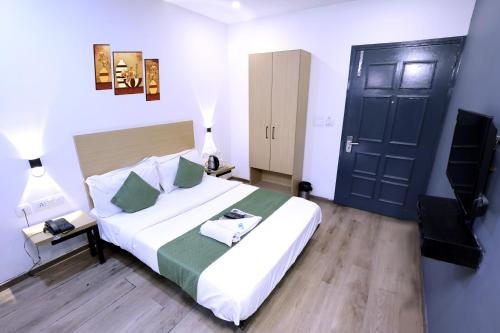 hotel red chilly pitampura