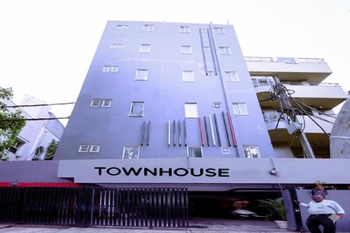hotel red chilly pitampura