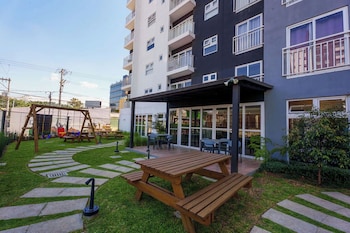 l aurora inn apart