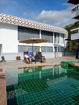 aksarai hotel patong