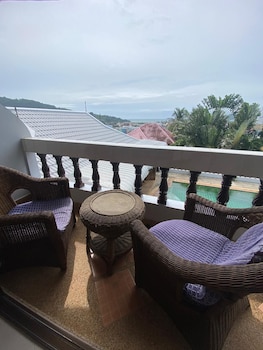 aksarai hotel patong