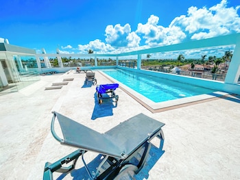 mini studios beach