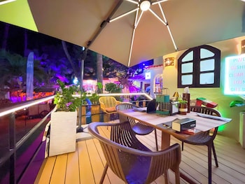 mini studios beach