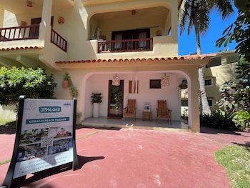 mini studios beach