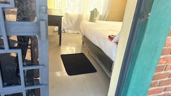 Dewclaw Baobob Safari Lodge,,3 star
