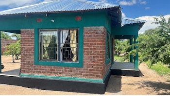 Dewclaw Baobob Safari Lodge,,3 star