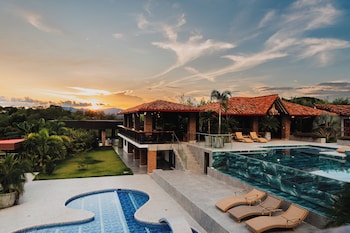 hotel antara resort