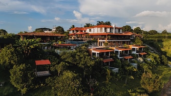 hotel antara resort