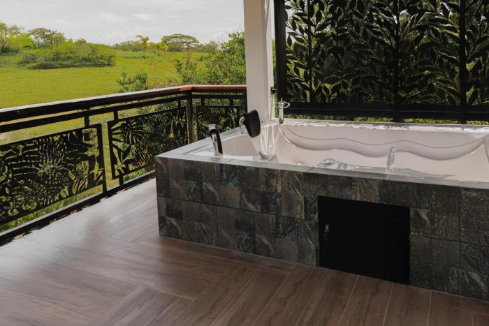 hotel antara resort