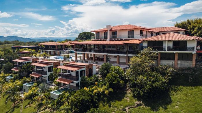 hotel antara resort