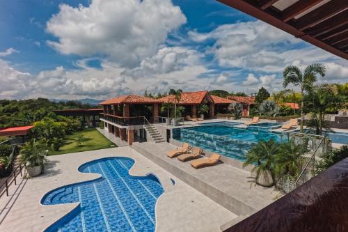 hotel antara resort