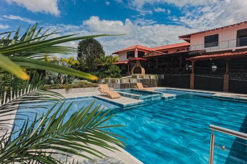 hotel antara resort