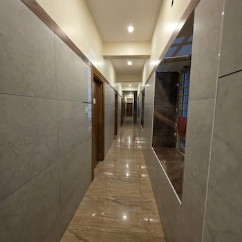 hotel raja grand