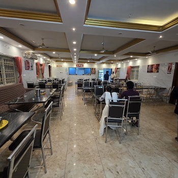 hotel raja grand