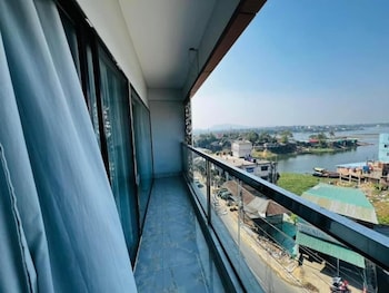 Hotel Sonar Bangla Rangamati,Beside Agrani Bank,Reserve Bazar,2 star