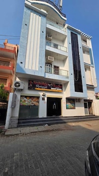 sandhya paying guest house