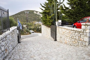 east mani