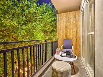skyluxuria hotel and service apartments