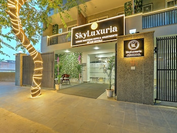 skyluxuria hotel and service apartments