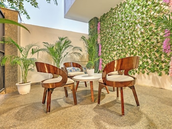 skyluxuria hotel and service apartments