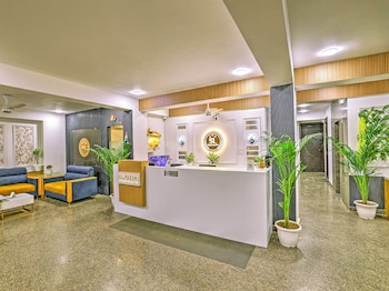Skyluxuria Hotel & Service Apartments,,4 star